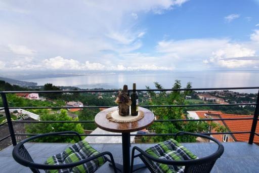 Sunset Apartment Ловран Екстериор снимка